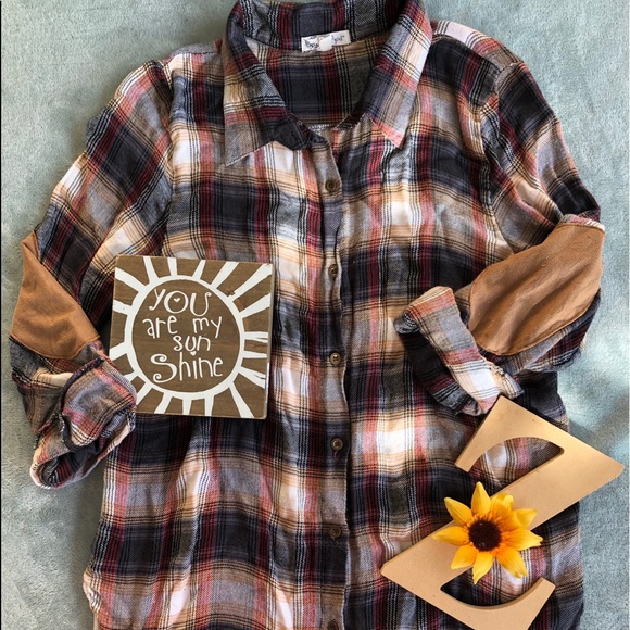 Tops - Plaid Shirt W/ Elbow Patches